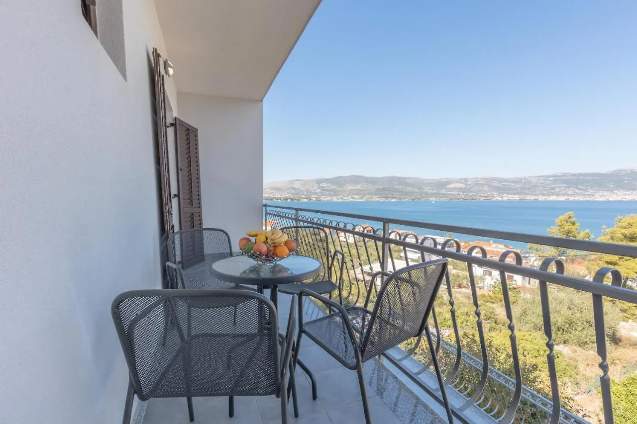 Holiday Home Insulam Mare  Trogir
